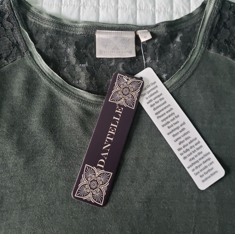 Tee shirt with lace back